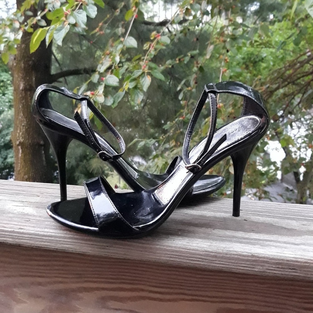 Black Anna Almeida Heels